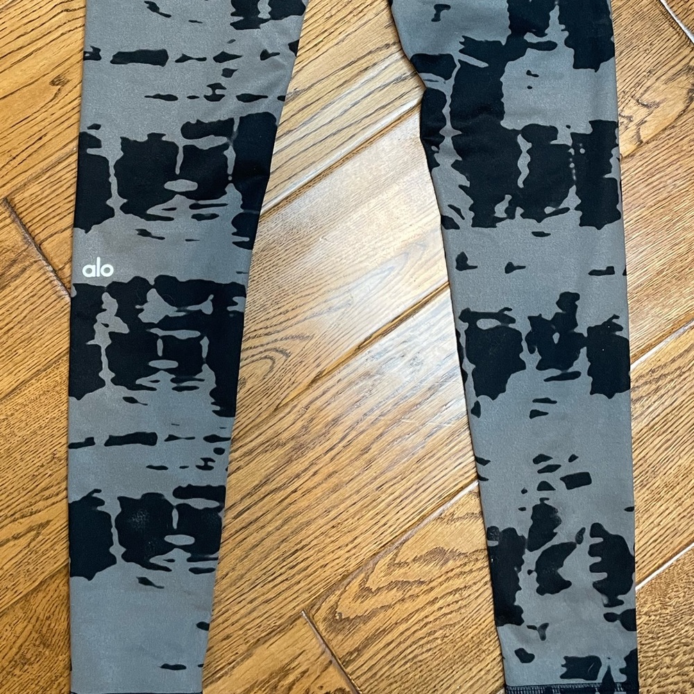 Alo Yoga Tie Dyed full length pant